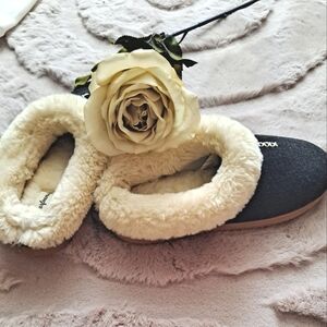 Womens Cozy Slippers Blue Size 9-10